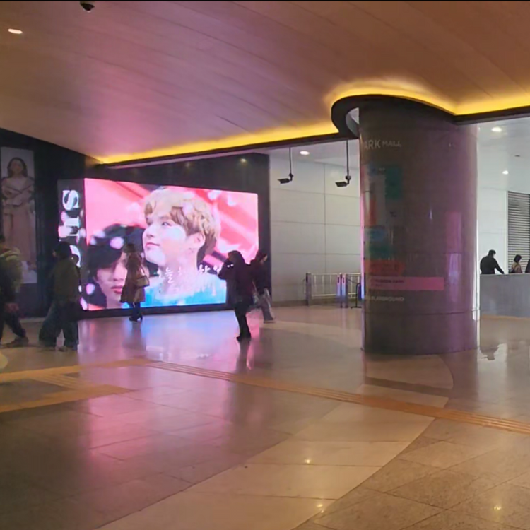 【BTS SUGA】龍山駅 I PARK Sync Wall 推し広告事例（2025/03）